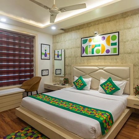Hotel Treebo Empire Red Carpet, Near Taj Mahal Agra  Exterior foto