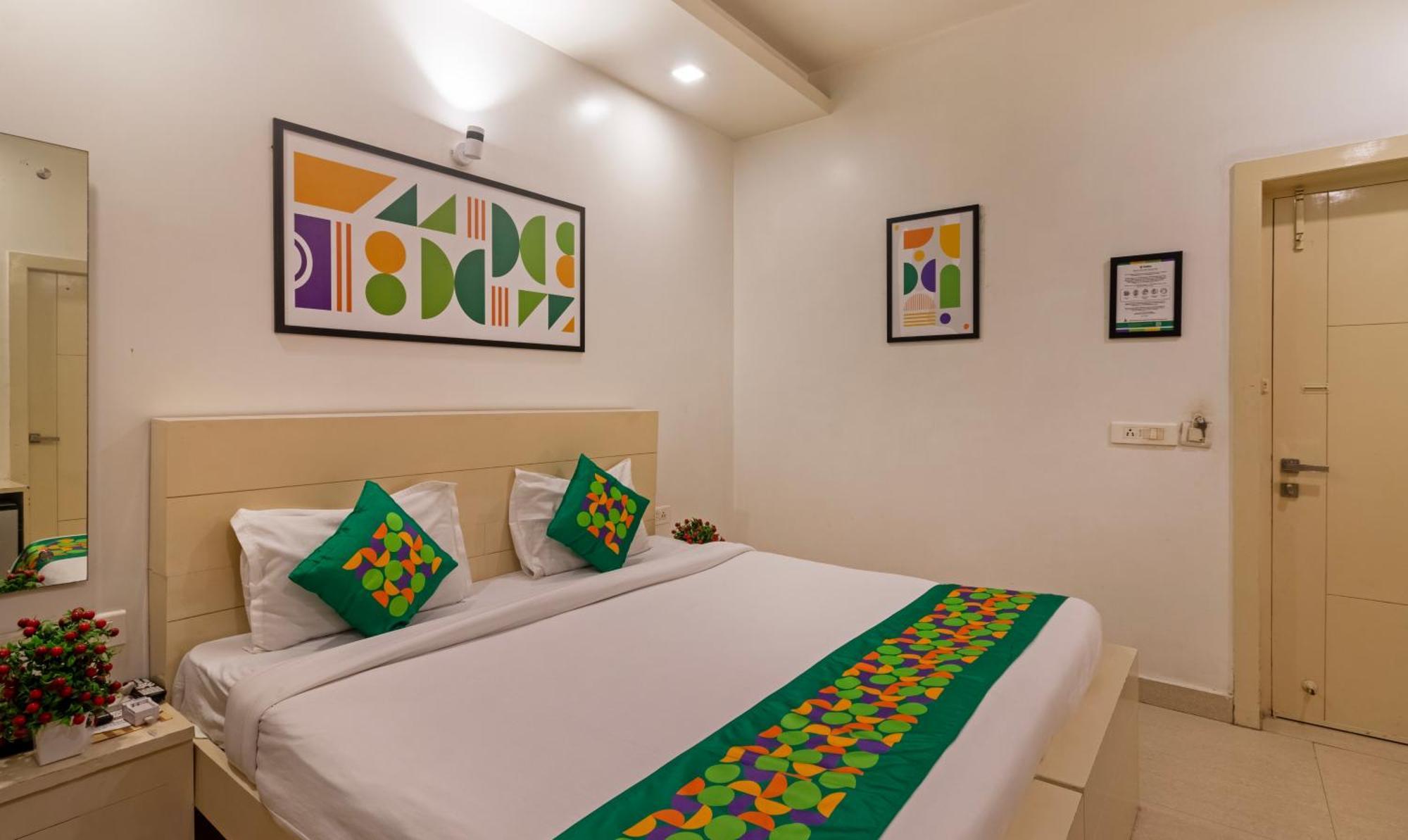 Hotel Treebo Empire Red Carpet, Near Taj Mahal Agra  Exterior foto